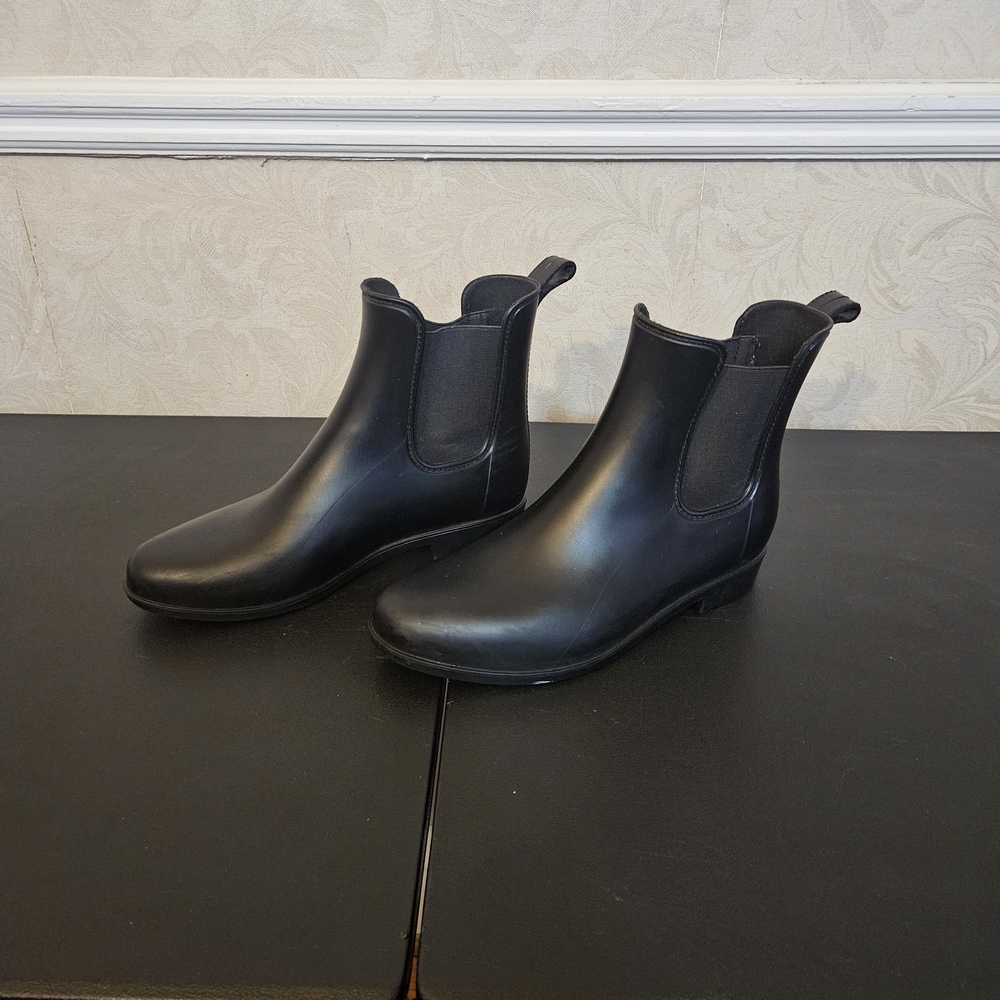 Old Navy Black Pull On Rain Boots